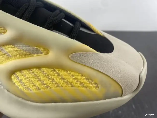 Adidas 700 HP5425 Yeezy V3 Safflower Mono 0615